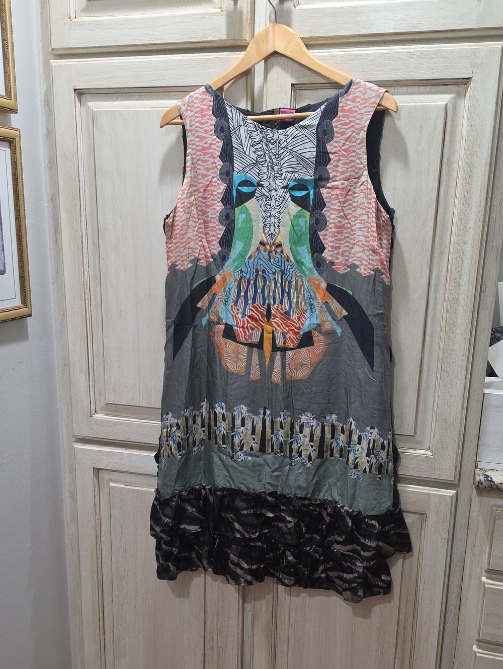 Vintage Save The Queen Multicolor Graphic Sleeveless Dress Italy 🩷🩷
